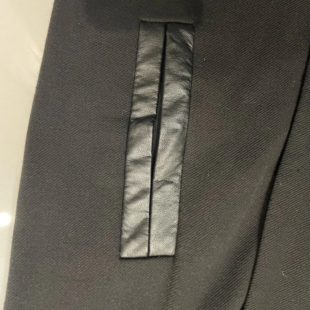 Like new ! CAbi Black Blazer with Modern Minimalist Design. Fit  like S/M - Picture 4 of 6